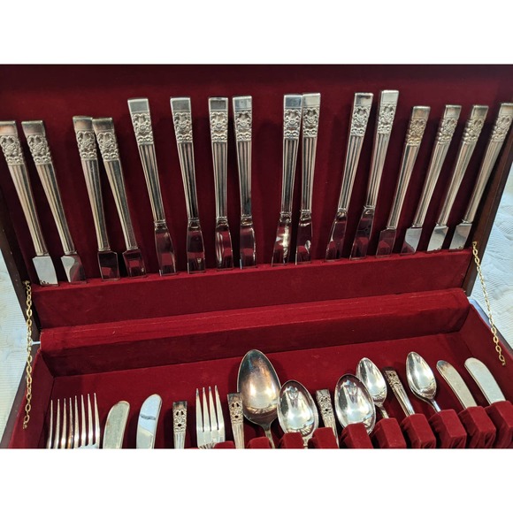 *VINTAGE QE CORONATION! SILVER PLATE FLATWARE/SILVERWARE, RARE, HTF SERVICE 8!* - Picture 4 of 9
